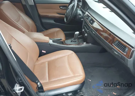 2011 BMW 328I xDrive z USA, uszkodzony, nr VIN WBAPK5G55BNN31074